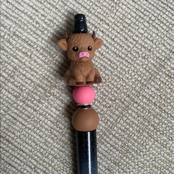 Highland Cow 🐮 Pen - Picture 2 of 3